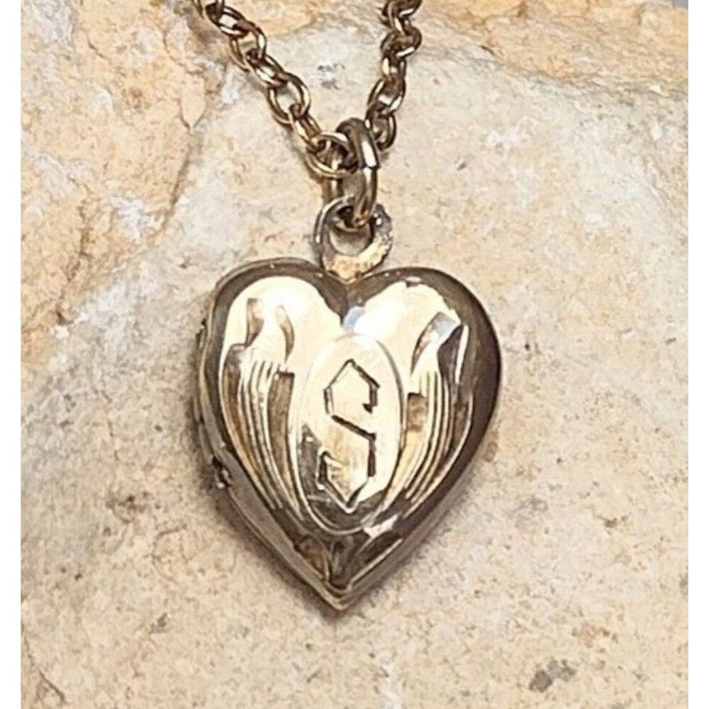Gold Filled Etched Heart Locket Pendant Necklace Vintage 13” Gold Filled Chain